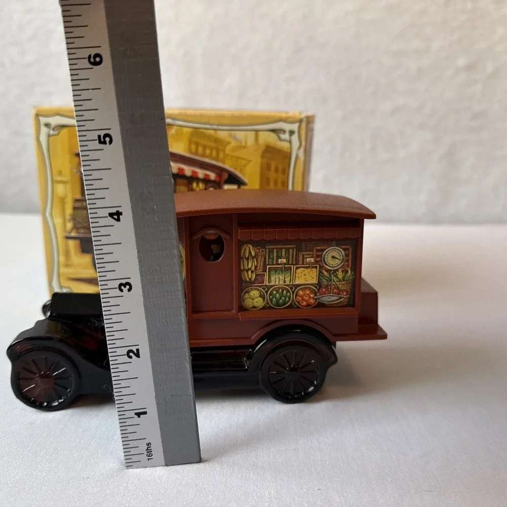 Vintage Avon Country Vendor Truck Decanter Empty Glass Bottle With Box 1970s
